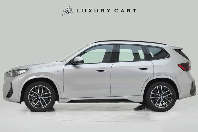 https://images10.gaadi.com/usedcar_image/4396104/original/processed_be664c0a0955bd136f21c9ff30434bdb.jpg?imwidth=6402
