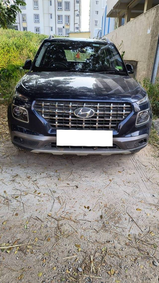 https://images10.gaadi.com/usedcar_image/4396126/original/490846cc840e58891ad1edc907fdcff4.jpg?imwidth=6400