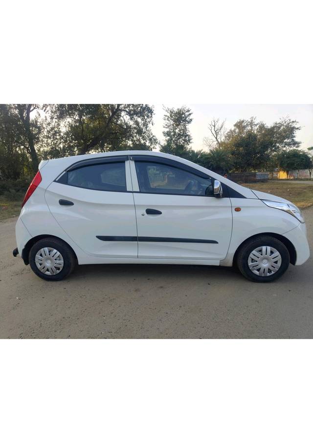 https://images10.gaadi.com/usedcar_image/4396163/original/5f4f4cb3eddd6d69315f9408eec0a0b0.jpeg?imwidth=6402