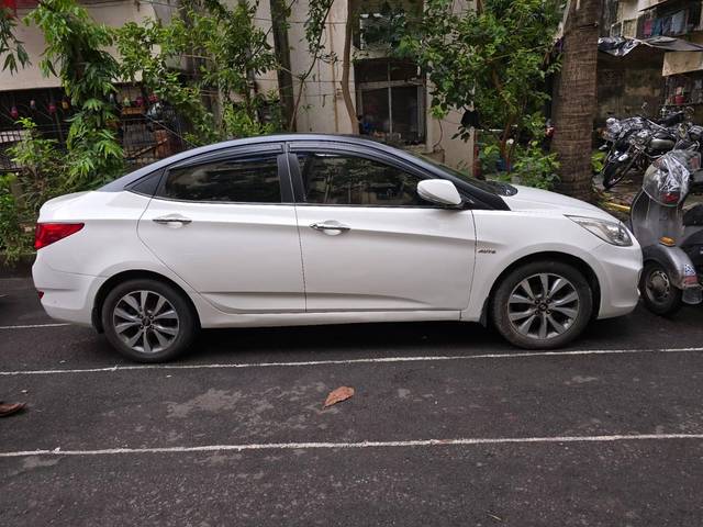 https://images10.gaadi.com/usedcar_image/4396180/original/processed_8928af0f1e2a080e23c5097cd04adecb.jpg?imwidth=6401