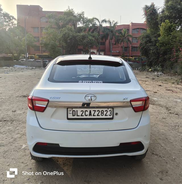 https://images10.gaadi.com/usedcar_image/4396181/original/bab7896936527e2e3d49b8e3e402b488.jpg?imwidth=6402