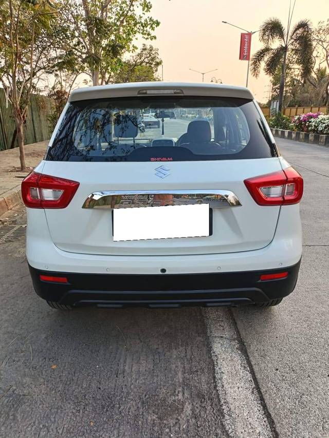 https://images10.gaadi.com/usedcar_image/4396197/original/processed_eadfc29cf7bf9fa26eaf47f0385edaac.jpg?imwidth=6402