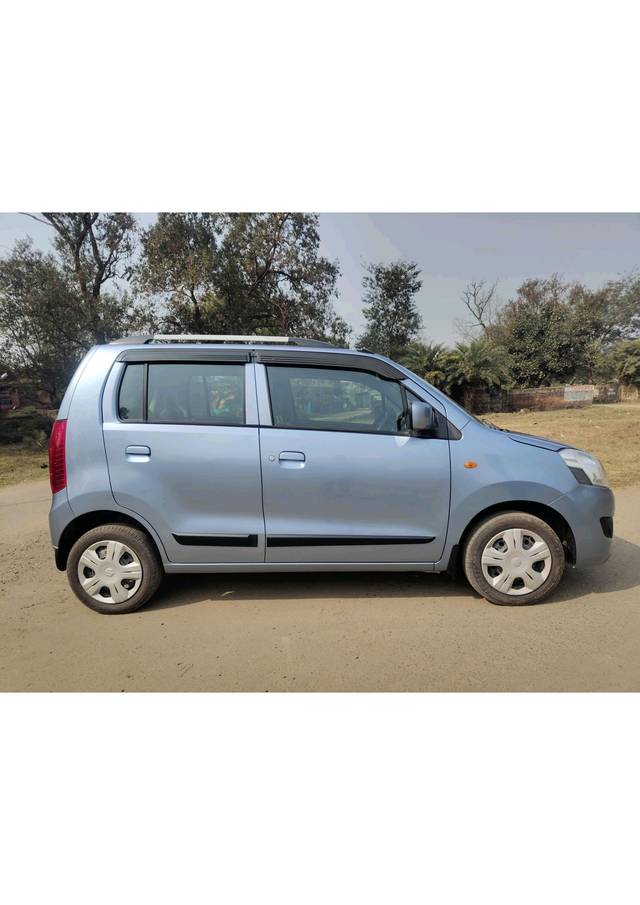 https://images10.gaadi.com/usedcar_image/4396231/original/7e54cd3fc502927da62fe0eb2870faef.jpeg?imwidth=6401