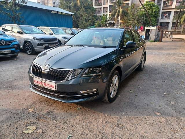 https://images10.gaadi.com/usedcar_image/4396256/original/processed_06b113830d792438e0e8899c6b2013e4.jpeg?imwidth=6402