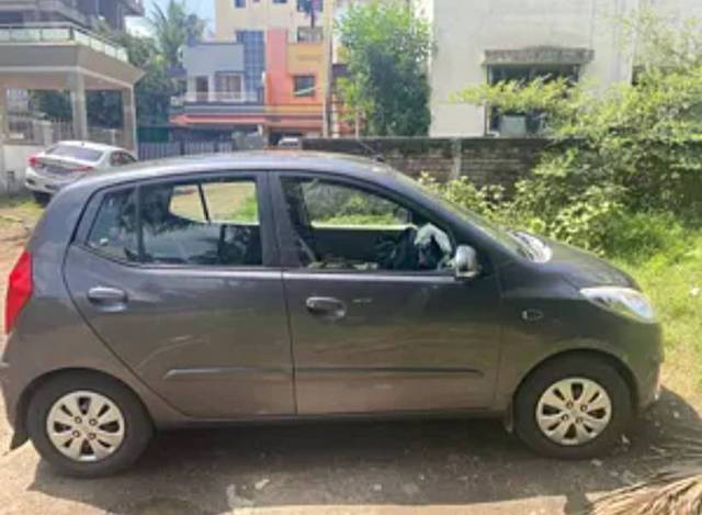 https://images10.gaadi.com/usedcar_image/4396285/original/c548208d28ccc874378c1bd258cf5f4a.jpg?imwidth=6401