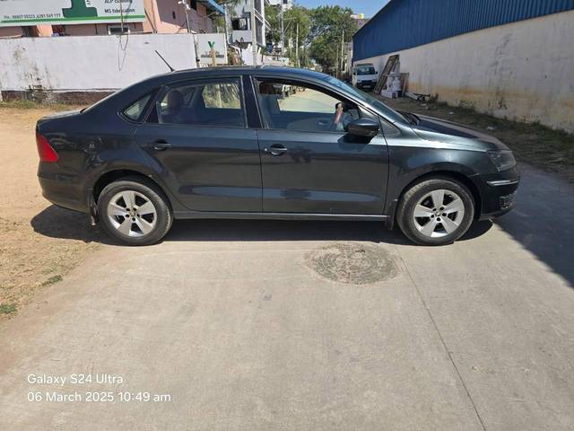 https://images10.gaadi.com/usedcar_image/4396329/original/processed_2d8627492d3c0b6b7c1e870f7f60838a.jpg?imwidth=6401