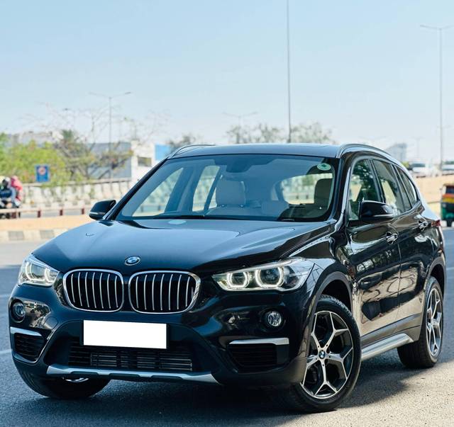 https://images10.gaadi.com/usedcar_image/4396350/original/processed_be85ccf876166bda526da36df97213a2.jpg?imwidth=6402