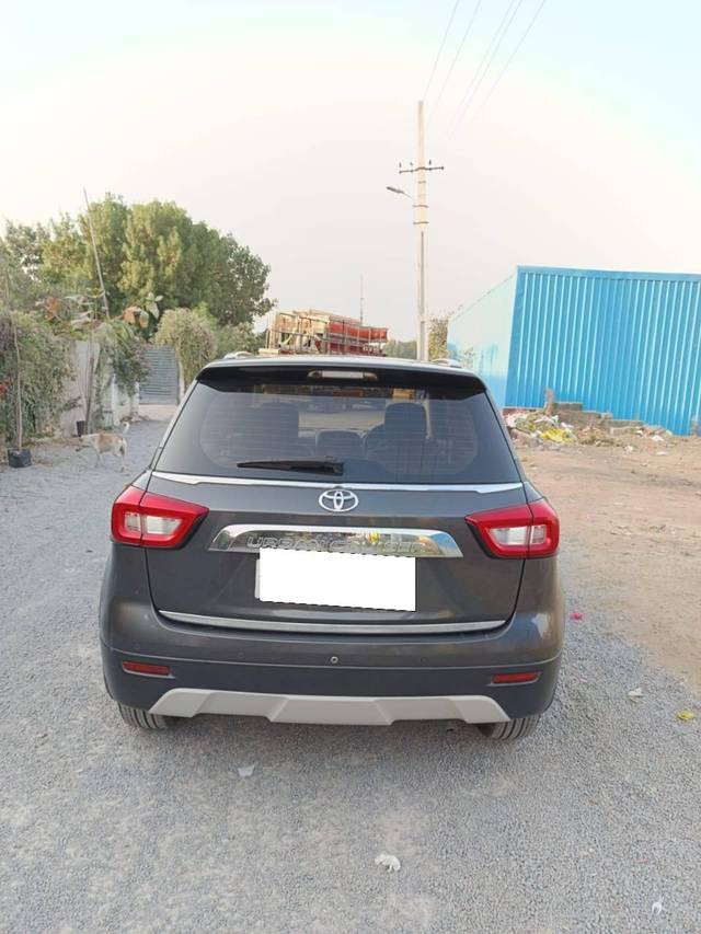 https://images10.gaadi.com/usedcar_image/4396356/original/processed_046dfc98ef1912b25357063bba35039e.jpg?imwidth=6402