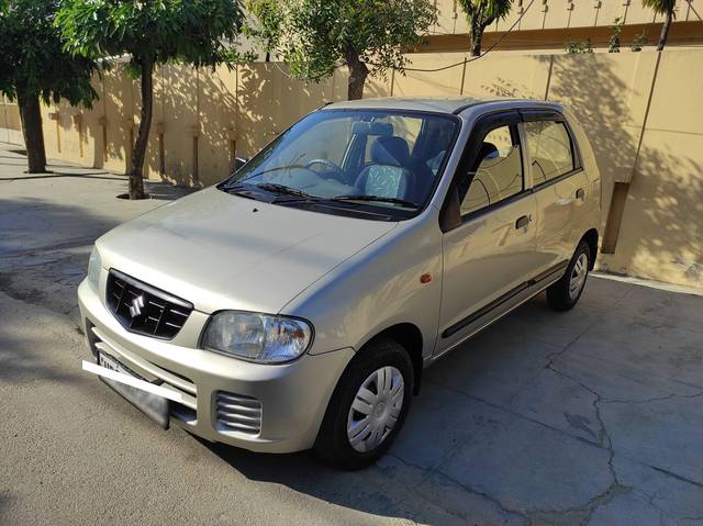 https://images10.gaadi.com/usedcar_image/4396391/original/processed_28a12f2f7a8eb6477e840dc57edaa45e.jpg?imwidth=6402