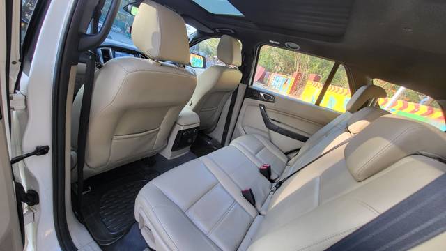 https://images10.gaadi.com/usedcar_image/4396396/original/5200959fcfbd8835c2723d4bc204d5d1.jpg?imwidth=6402