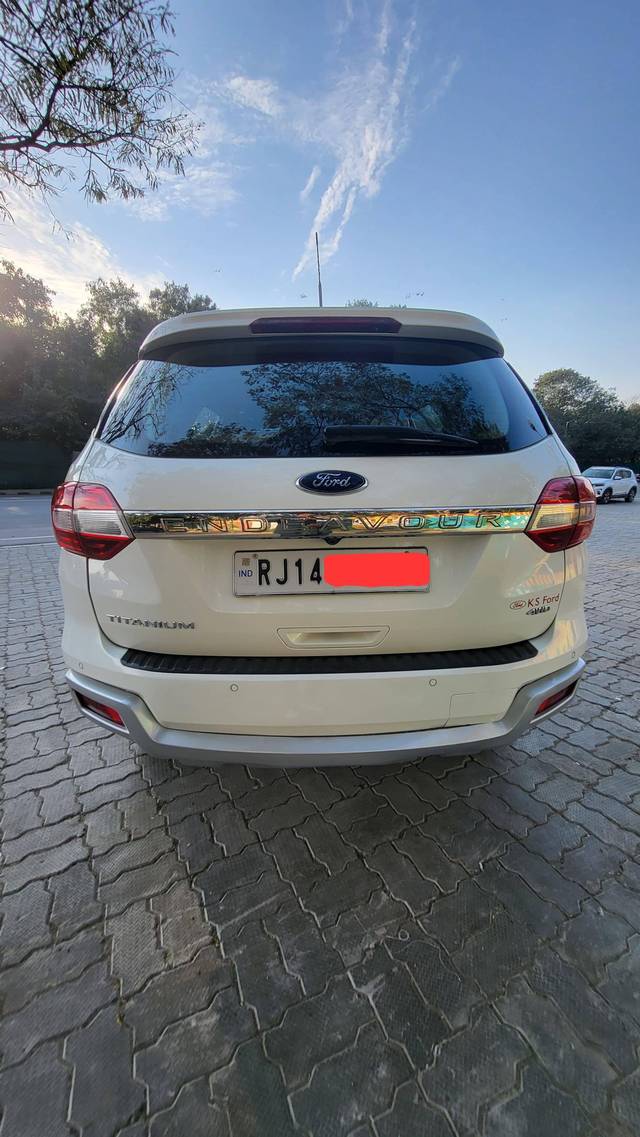 https://images10.gaadi.com/usedcar_image/4396396/original/processed_c371923ade830ea0f3eadb2e50515000.jpg?imwidth=6402