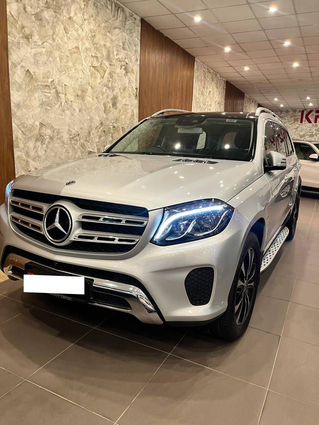 https://images10.gaadi.com/usedcar_image/4396421/original/processed_95139990d41f32b5ada7bb8888e3e9cf.jpg?imwidth=6400