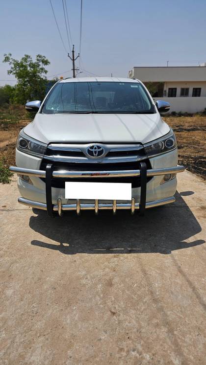Toyota Innova Crysta 2.4 ZX MT Toyota Innova Crysta 2.4 ZX MT