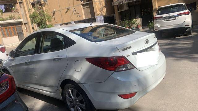 https://images10.gaadi.com/usedcar_image/4396436/original/89fbd370850f5ed4e39eda8ebe8c16f3.jpg?imwidth=6402