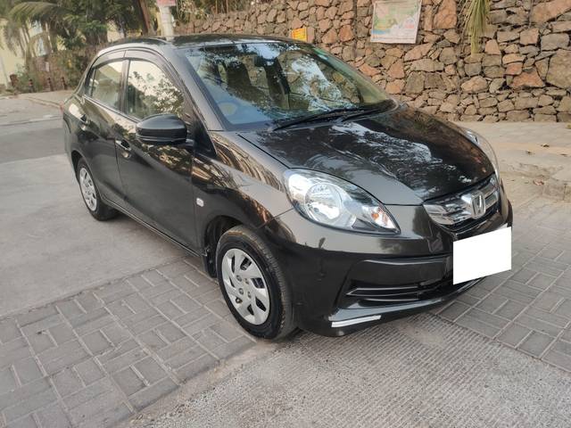 https://images10.gaadi.com/usedcar_image/4396506/original/processed_b58dd3ad103708b757b4d64b32f89784.jpg?imwidth=6400