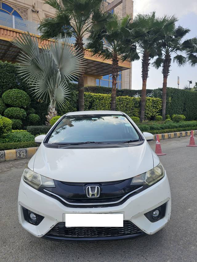 https://images10.gaadi.com/usedcar_image/4396552/original/processed_f190247775bcf7f59607487582d384df.jpg?imwidth=6401