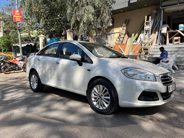 https://images10.gaadi.com/usedcar_image/4396567/original/8e9bbf2ec0961cd0faf524e9005ff021.jpg?imwidth=6402