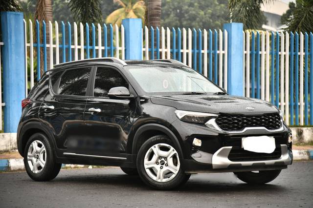 https://images10.gaadi.com/usedcar_image/4396572/original/processed_b7c9c60a37105109ffc35bd0a88e34f7.jpg?imwidth=6400