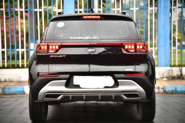 https://images10.gaadi.com/usedcar_image/4396572/original/processed_f640af9afdd95ccb00689dfc1d1f1ce2.jpg?imwidth=6402