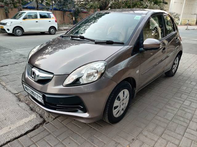 https://images10.gaadi.com/usedcar_image/4396585/original/b975eee2c5baaf7fce9feb5c5f39a8cc.jpg?imwidth=6401