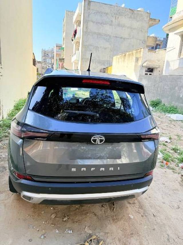 https://images10.gaadi.com/usedcar_image/4396679/original/a8428f0ef8222722248558b156b2384a.jpeg?imwidth=6401