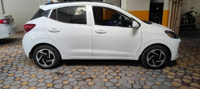 https://images10.gaadi.com/usedcar_image/4396741/original/606264b6894d19ef73e61bb80c2de3dd.jpg?imwidth=6402