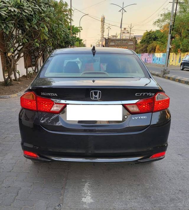 https://images10.gaadi.com/usedcar_image/4396818/original/processed_c549da3c56587375c308001af82c98b7.jpg?imwidth=6402