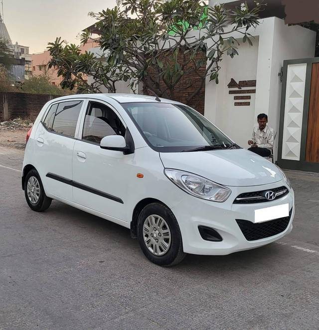 https://images10.gaadi.com/usedcar_image/4396830/original/processed_92b0bdce5d6bb04b45933b7533cf2d6c.jpg?imwidth=6400