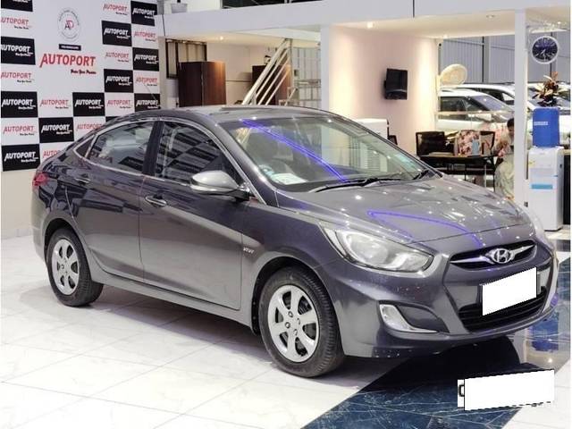 https://images10.gaadi.com/usedcar_image/4396880/original/processed_0151598cc5eca887c4251167dcc60b84.jpg?imwidth=6400