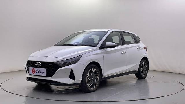 https://images10.gaadi.com/usedcar_image/4396975/original/d336d58b62f175a711f9b366de110888.JPG?imwidth=6400