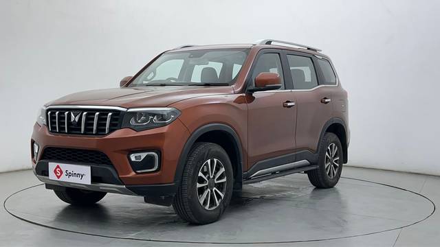 https://images10.gaadi.com/usedcar_image/4397051/original/e686dff08873c57b78e428a0e5ba9eae.JPG?imwidth=6400
