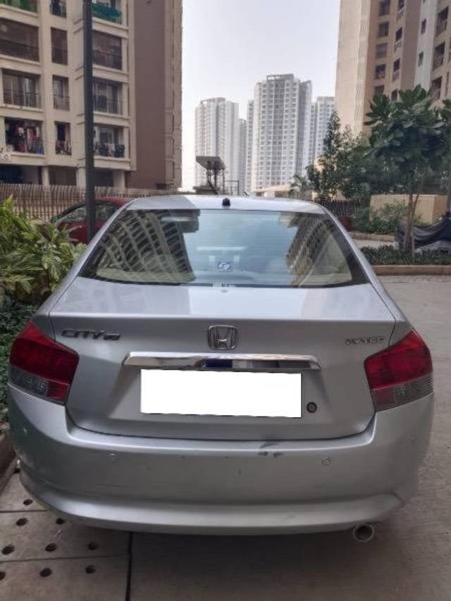 https://images10.gaadi.com/usedcar_image/4397119/original/processed_4f353d4d-2f93-470f-82a9-5962f9d7d9d6.jpeg?imwidth=6401