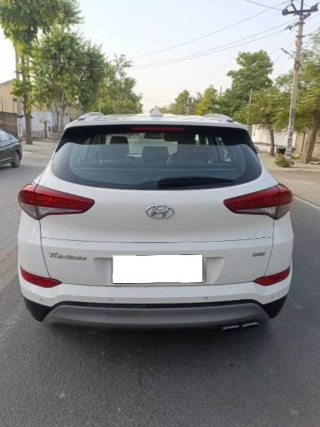 https://images10.gaadi.com/usedcar_image/4397205/original/processed_894a2695-5182-47b3-9fbb-b01f55f5f1f9.jpg?imwidth=6402