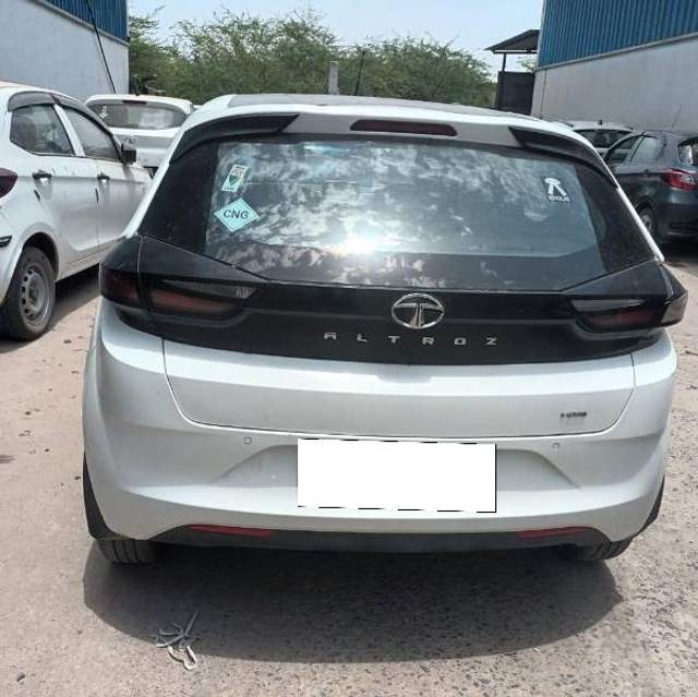 https://images10.gaadi.com/usedcar_image/4397231/original/processed_ed4e03be-8b45-4819-906d-7e5356e1edd1.jpg?imwidth=6401