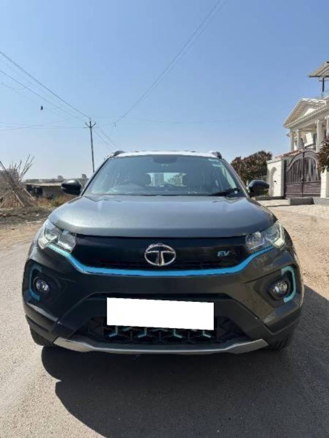 https://images10.gaadi.com/usedcar_image/4397320/original/processed_965a1720-570b-4e4d-9e97-63bcd91ef6a7.jpg?imwidth=6401