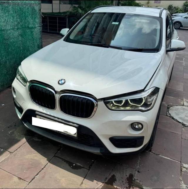 https://images10.gaadi.com/usedcar_image/4397488/original/processed_fc7b9c3f-9416-44da-8a0b-62370303d4b1.jpg?imwidth=6400