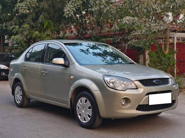 https://images10.gaadi.com/usedcar_image/4397510/original/processed_7365997416595534720bfbb792c5e411.jpg?imwidth=6400