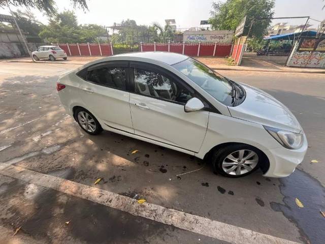 https://images10.gaadi.com/usedcar_image/4397663/original/processed_c4621fb5-49fe-43a8-a6b1-090063bf055b.jpg?imwidth=6400