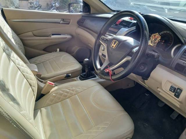 https://images10.gaadi.com/usedcar_image/4397674/original/1098328b83a988f9fb67808fd4a3bdca.jpg?imwidth=6402