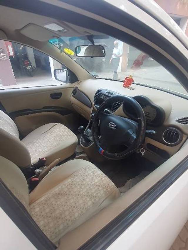 https://images10.gaadi.com/usedcar_image/4397684/original/2fd3894c6ff8a7c552940a09ddbc6828.jpg?imwidth=6400