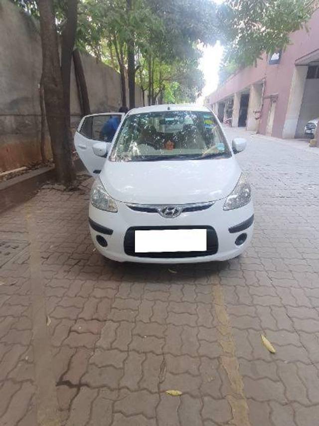 https://images10.gaadi.com/usedcar_image/4397684/original/f82bd82384d8102504893d7b2a85b1e2.jpg?imwidth=6402