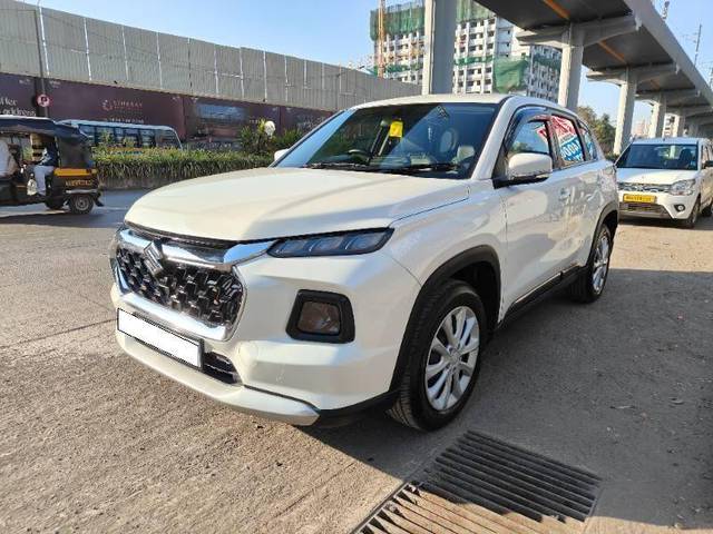 https://images10.gaadi.com/usedcar_image/4397692/original/b1b82a52cfb51ce84da6208988ffbe18.jpg?imwidth=6401