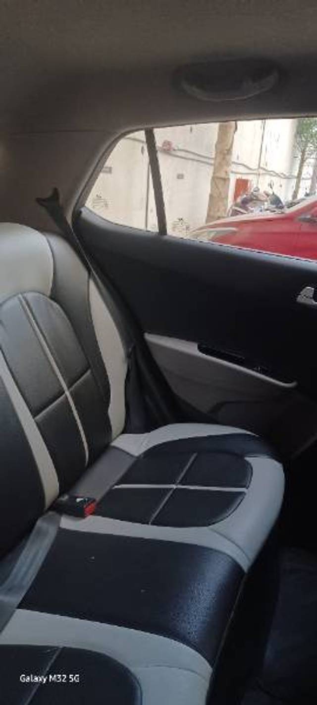 https://images10.gaadi.com/usedcar_image/4397749/original/de48252c927af26e6cd954a53577c109.jpg?imwidth=6401