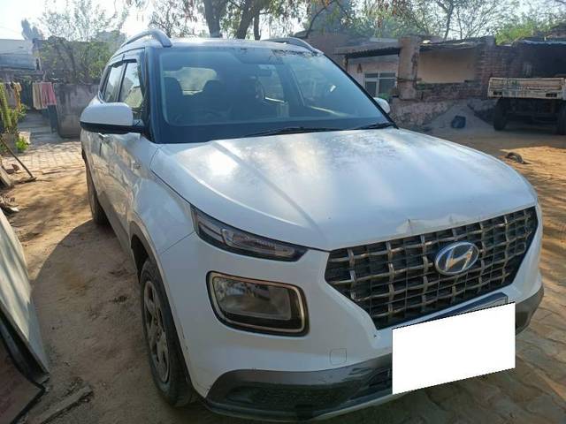 https://images10.gaadi.com/usedcar_image/4397750/original/700881e97d5d3c206cac87a27151653d.jpg?imwidth=6402