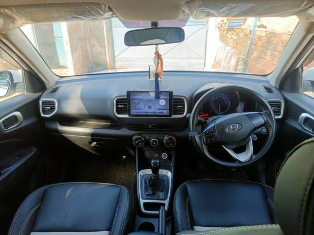 https://images10.gaadi.com/usedcar_image/4397750/original/950957bdd620f8028689682feb648611.jpg?imwidth=6401