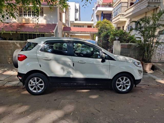 https://images10.gaadi.com/usedcar_image/4397802/original/processed_7c7fdecc2a980f4a817820b23580d6fa.jpg?imwidth=6401