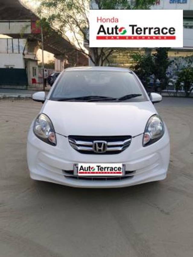 https://images10.gaadi.com/usedcar_image/4397916/original/2d733b49da109bac8ae0ce60326cb04b.jpeg?imwidth=6400