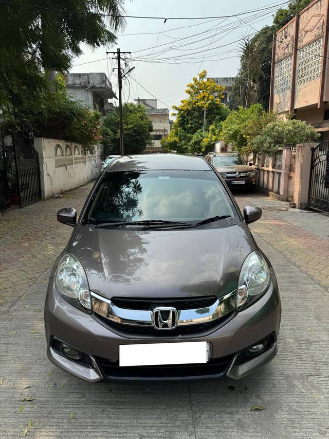 https://images10.gaadi.com/usedcar_image/4397948/original/processed_b260f6bed5437148798d910586c4b601.jpg?imwidth=6402