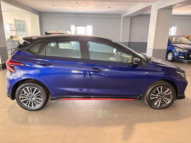 https://images10.gaadi.com/usedcar_image/4397961/original/processed_49b8085fc187c509ed5c2c1704ece742.jpg?imwidth=6401