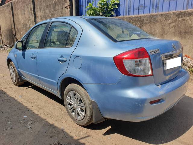 https://images10.gaadi.com/usedcar_image/4398103/original/processed_53d0476b3661bafc95ba7802e7d43b52.jpg?imwidth=6402